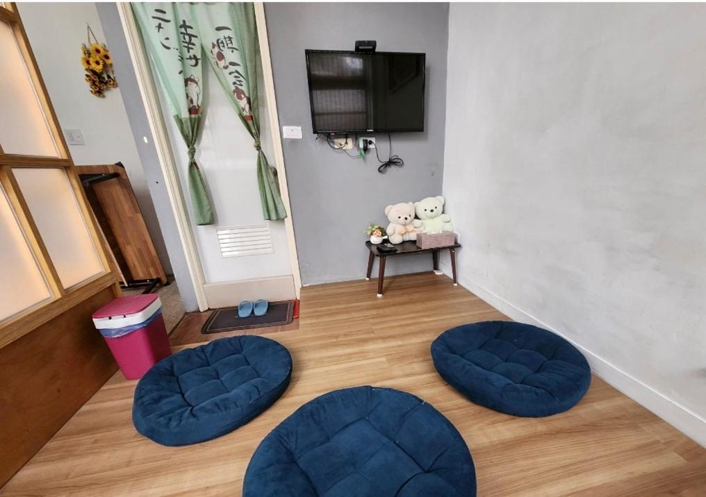 Gratitude Apartamento Tainan Quarto foto